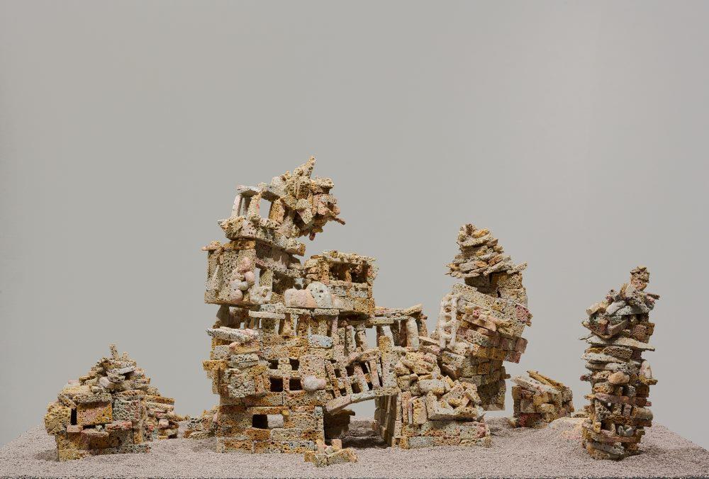 Castles in the air　2023　釉藥　160×45×55cm