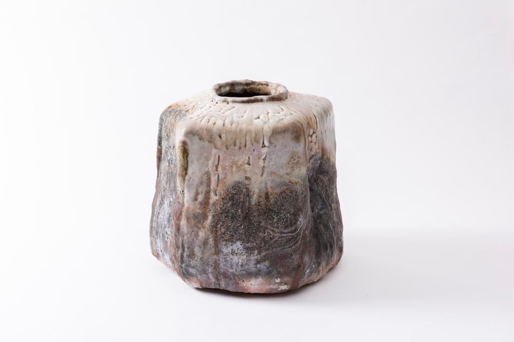 張膺康，方形花器，2017，高33 cm（攝影／宋明錕）