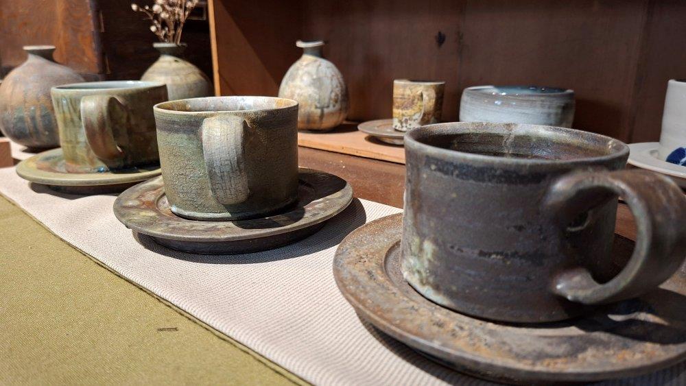 力野茶陶所的合作陶藝家陳列作品