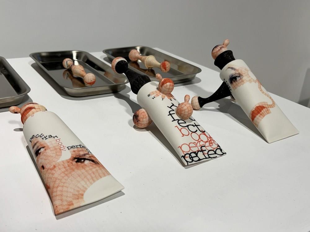 創作組　Mariya Alipieva Lazarova（西班牙）　身體詩Body poetry　100 x 50 x 14.5cm