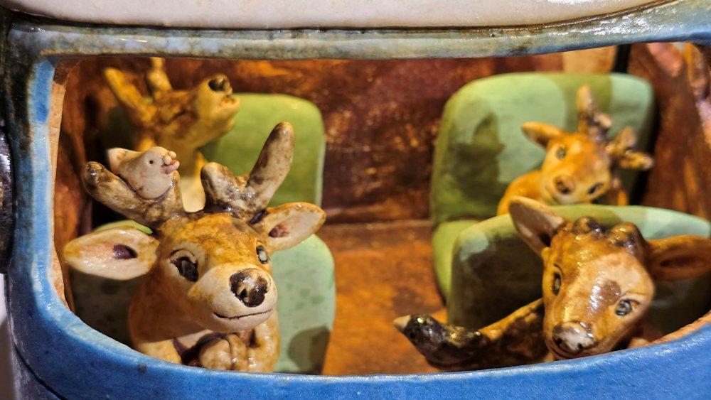 方舟計畫 — 消失的巷弄（細部）　2024　陶瓷、電子配件、銅件　39 x 21 x 20cm