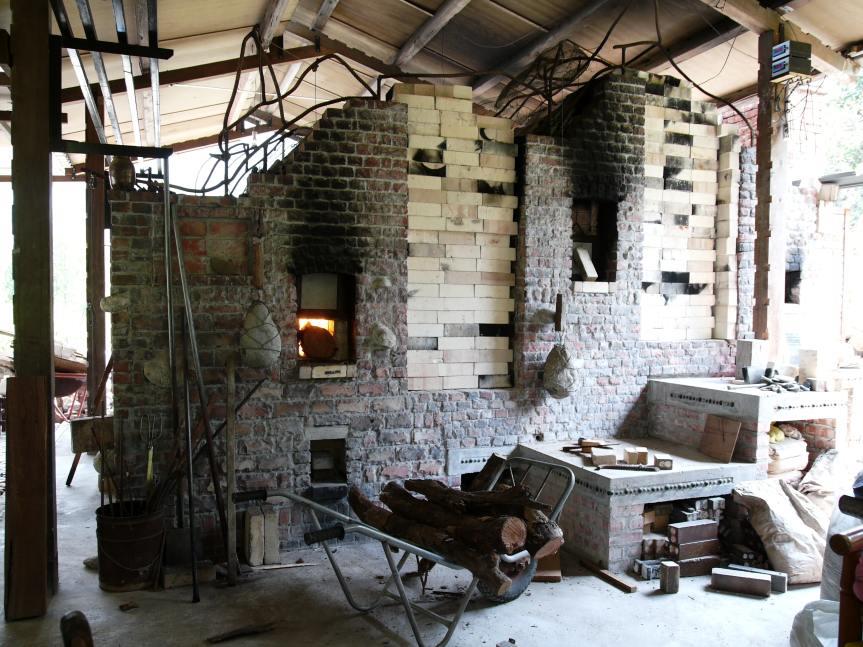 2007年寶來檨仔腳工作室柴窯側面。（李懷錦提供）